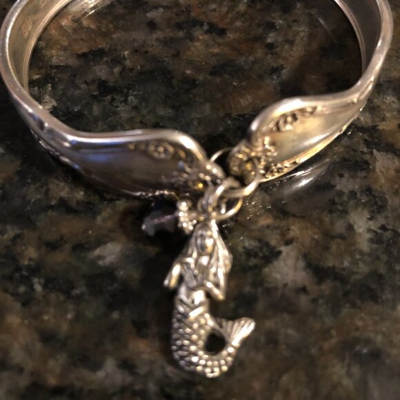 Hand crafted Bracelet Flatware Rogers & Bros Daybreak Elegant Lady Earrings - Picture 7 of 8